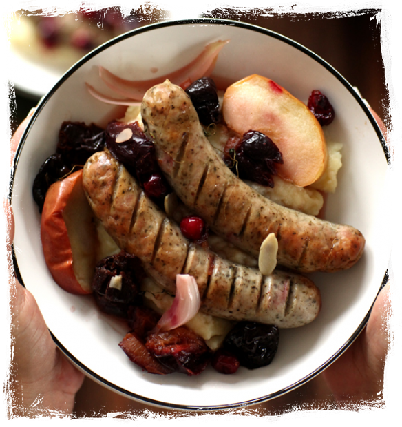 WHITE SAUSAGE BAKED WITH FRUIT