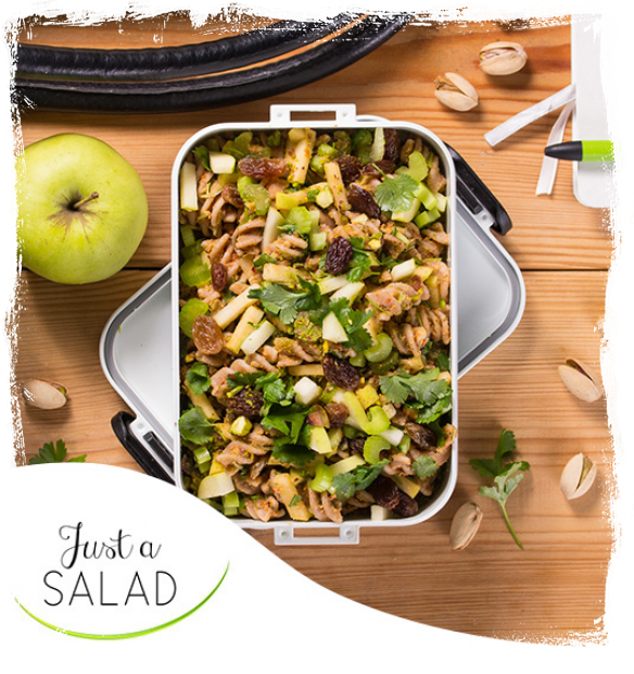 PASTA SALAD WITH APPLE AND RAISINS