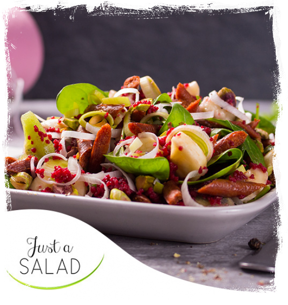 SALAD WITH COUSCOUS AND BEETROOT JUICE