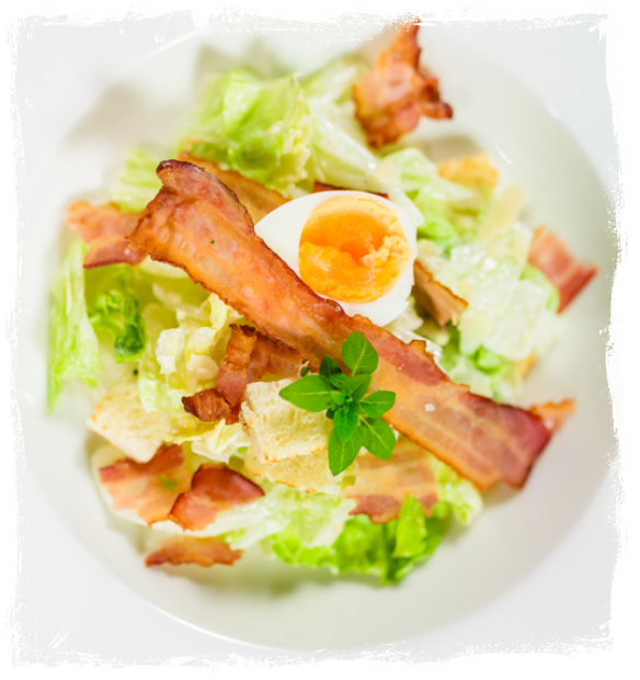 SALAD WITH CRISPY BACON AND PARMESAN CHEESE