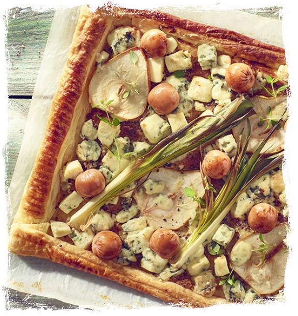 TART WITH FOODBOLÓWKI SAUSAGES, PEAR AND BLUE CHEESE
