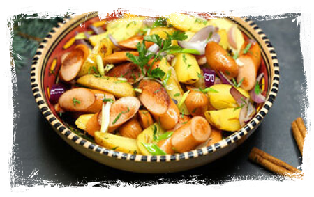 SAŁATKA ZIEMNIACZANA Z PARÓWKAMI