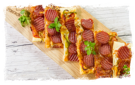 Chrupiące łódeczki z salami