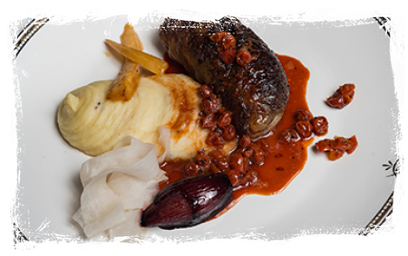 BLACK PUDDING WITH CINNAMON ON ROWANBERRIES AND GRATED POTATOES