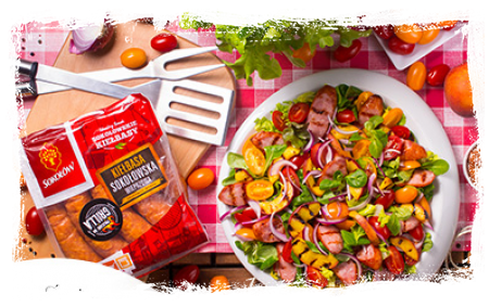 SALAD WITH GRILLED PEACH AND SAUSAGE